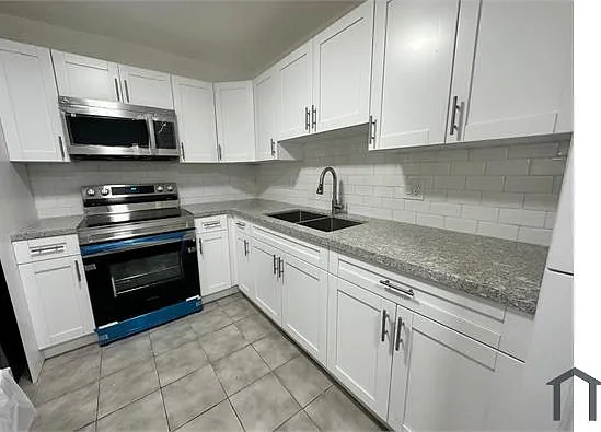 3 bed, 1100 sqft, $3,100 — Photo 2
