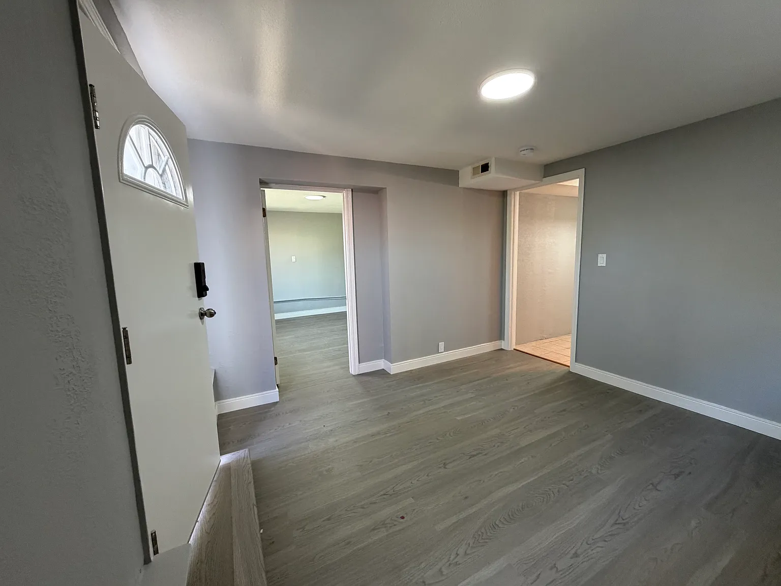 4 bed, 1320 sqft, $3,300 — Photo 2