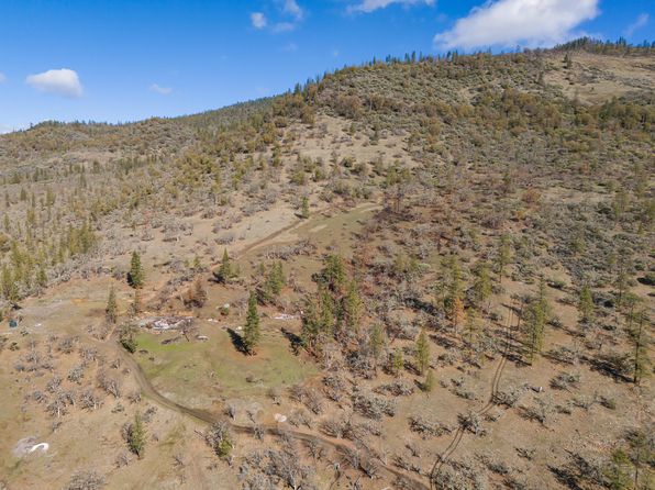 9463 E Antelope Rd, Eagle Point, OR 97524