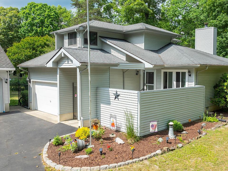 1st image of 32473 E Penn Ct