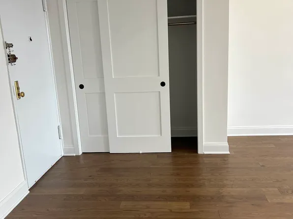 31-85 Crescent Street image 18 of 29