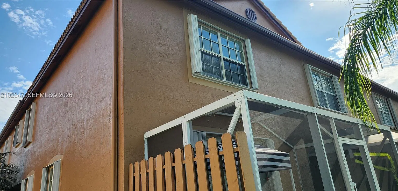 Sectors 3 & 4 Boundary Pl — Photo 3