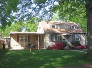 2 Wright St, Iselin, NJ 08830