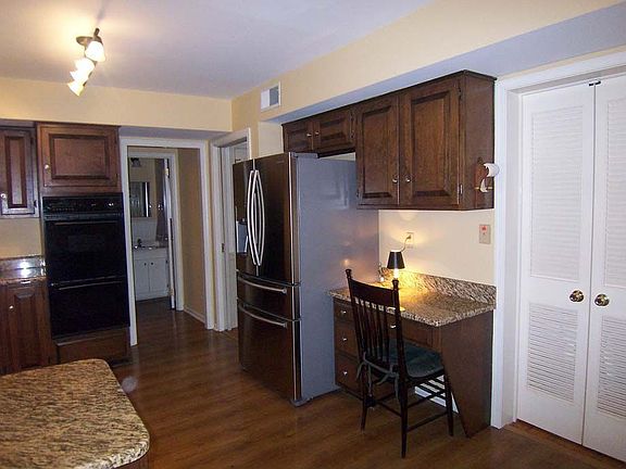 3rd image of 288 N Phoenixville Park
