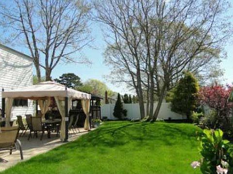 5th image of 856 Peconic St
