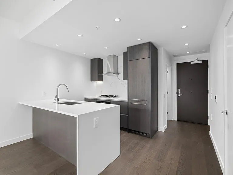 5168 Cambie St #412 — Photo 5