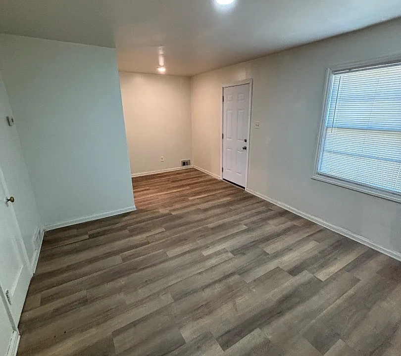 901 N Adams St #1