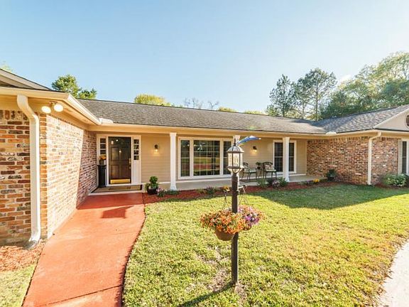 2nd image of 3841 Longford Dr