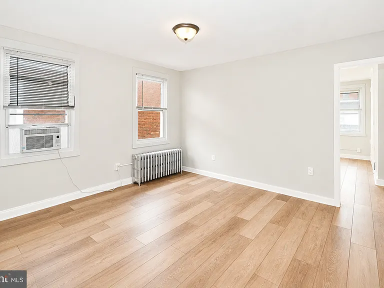 945 Homestead St #2 — Photo 5