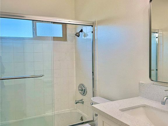 5th image of 1651 Golden Gate Ave APT 6