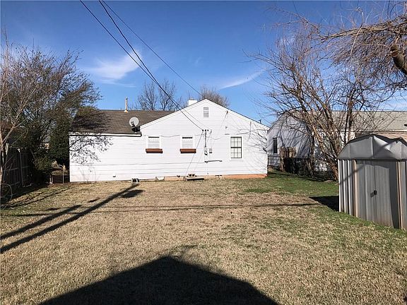 3rd image of 3812 Mallard Dr