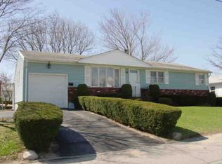 112 Salem Ave, Cranston, RI 02920