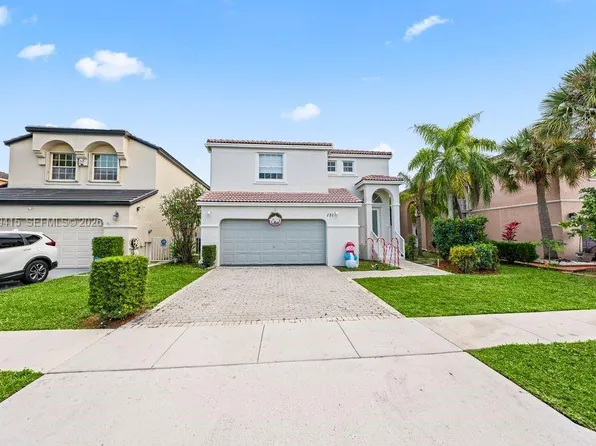 171 NW 151st Ave, Pembroke Pines, FL 33028