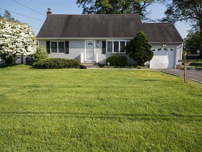 66 Tippin Drive, Huntington Station, NY, 11746