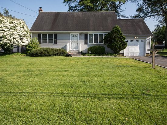 66 Tippin Drive, Huntington Station, NY 11746