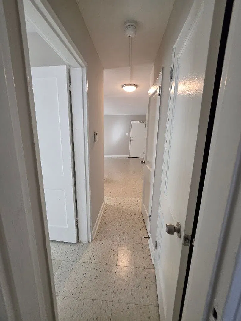 1026 45TH ST NE — Photo 3