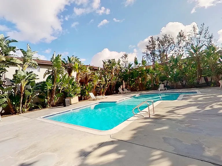 521 N. Tustin Ave — Photo 20