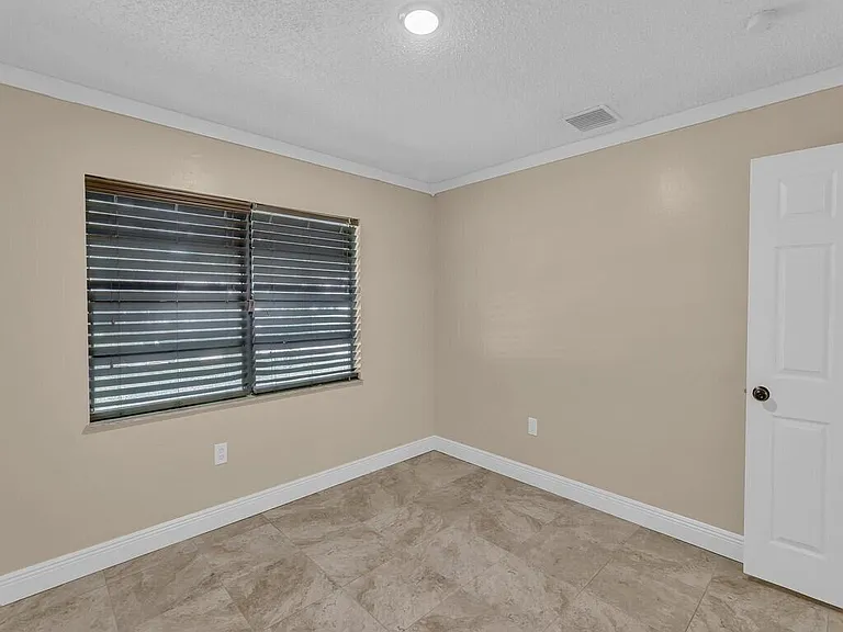6113 Yucca Dr — Photo 17