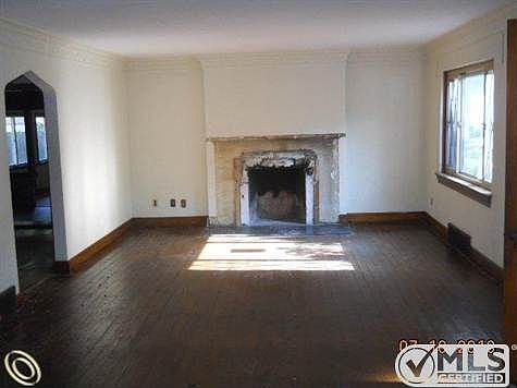 living room 2.JPG