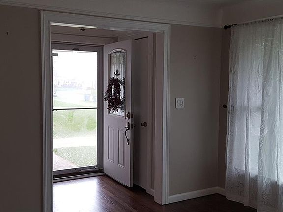 3rd image of 11441 Glamer Dr