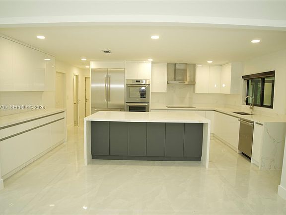 5th image of 20500 SW 50th Pl
