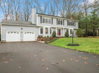 33 Jansen Ln, North Haven, CT 06473