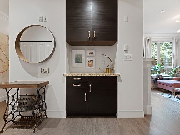 5th image of 1111 E 27th St #114