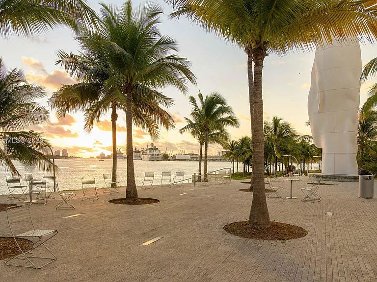 900 Biscayne Blvd #4205 — Photo 35