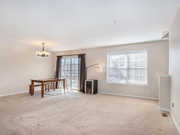 2nd image of 3035 Barclay Way