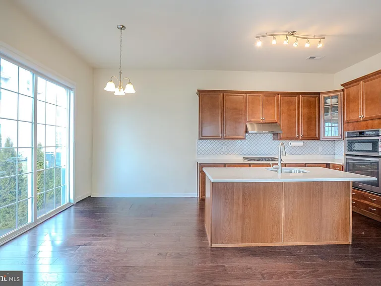 1802 Yearling Ct — Photo 22