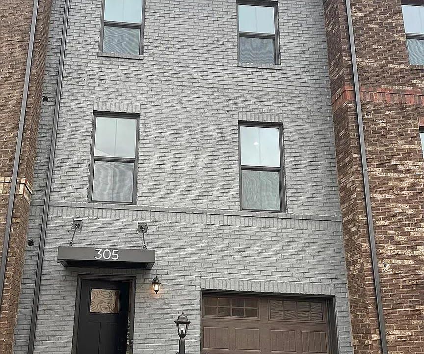 1st image of 305 W 20th St