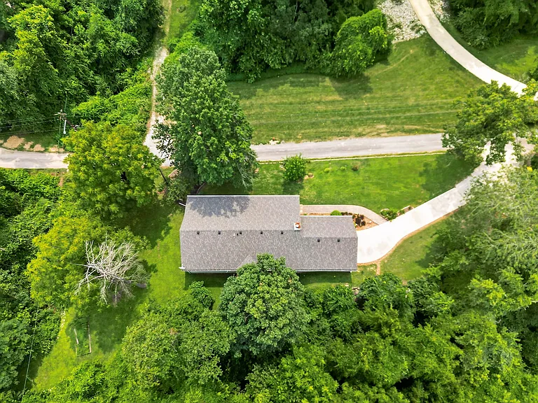 6 Hadley Ln — Photo 3