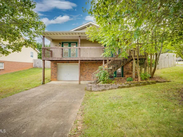 105 Phillip Drew Ct, Johnson City, TN 37604