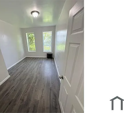 401 Montauk Ave #2R — Photo 2