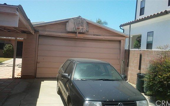 garage and inside laundry hock up.