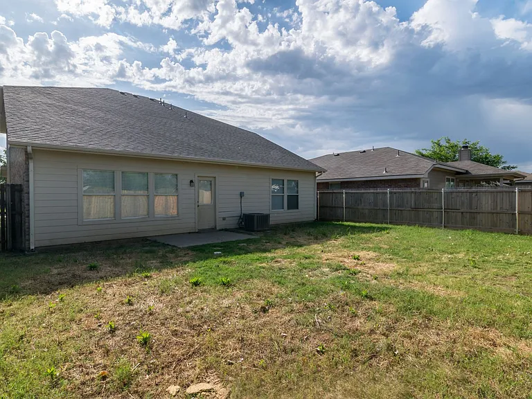8512 Prairie Wind Trl — Photo 27