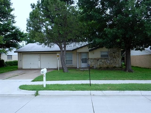 1st image of 2305 Skylark Dr