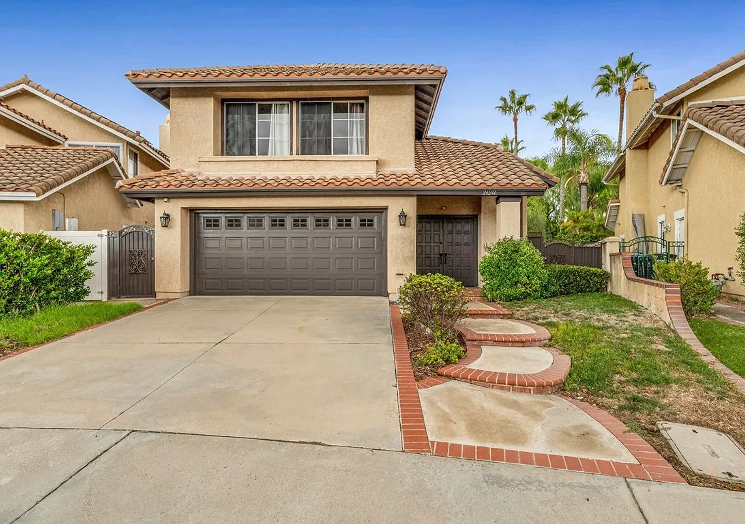 Spacious 4br/2.5ba Home Located In Beautiful Laguna Hills — Photo 1