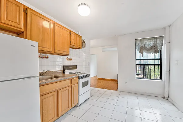 Rented by Aryeh Realty | media 5