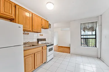 Rented by Aryeh Realty