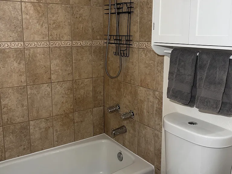 9543 Cottonwood Ave #C — Photo 7