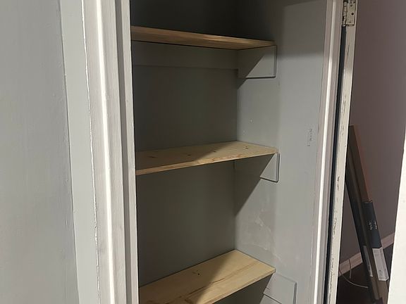 Storage shelving