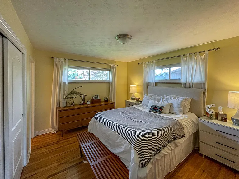 2551 S Ivy St — Photo 1