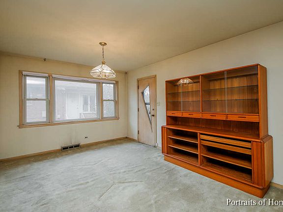 5th image of 821 Cromwell St