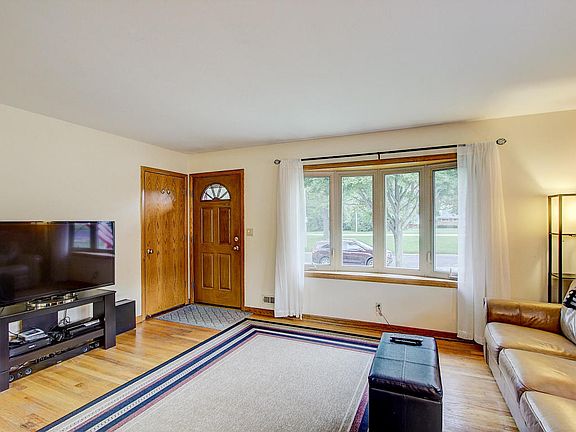 4th image of 6316 W Kinnickinnic River Pkwy