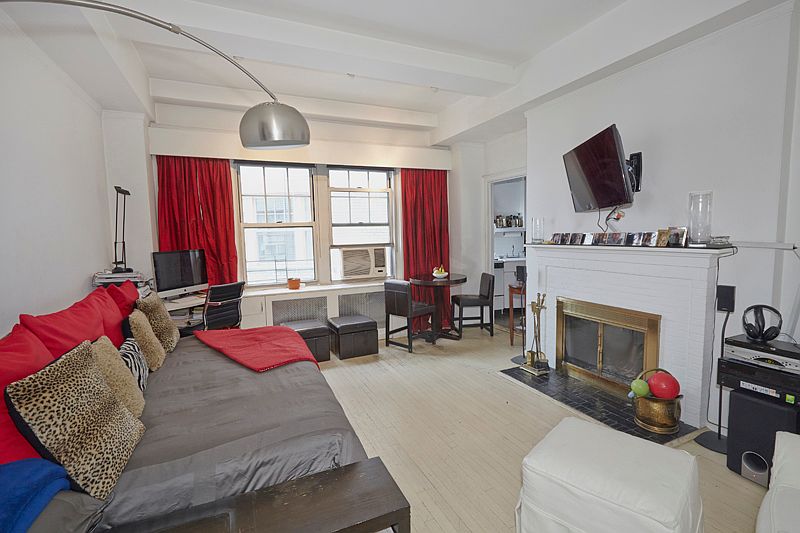 2nd image of 2 Horatio St APT 17F