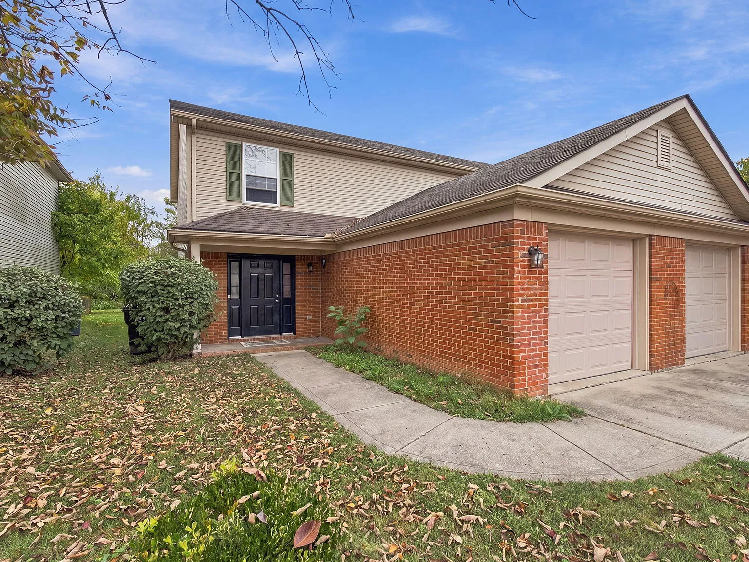 2 bed, 1.5 bath, 1359 sqft, $1,600 — Photo 2