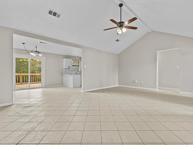 180 County Road 4933 — Photo 9