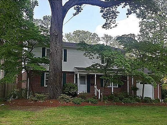 2nd image of 608 Royal Palm Dr