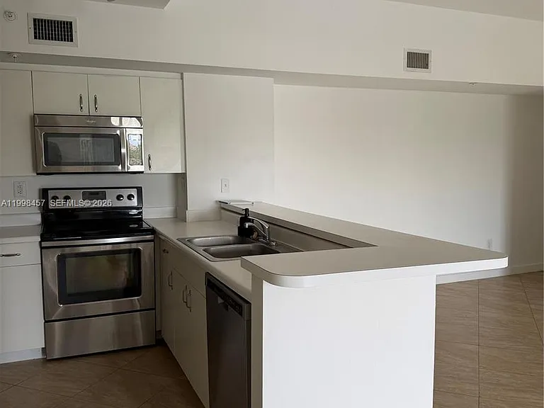 2640 S University Dr #308 — Photo 3